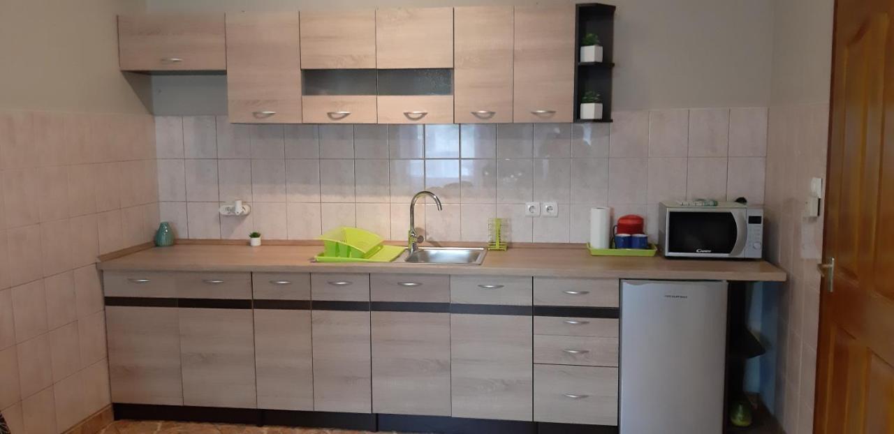 Flora Apartman 귤러 외부 사진