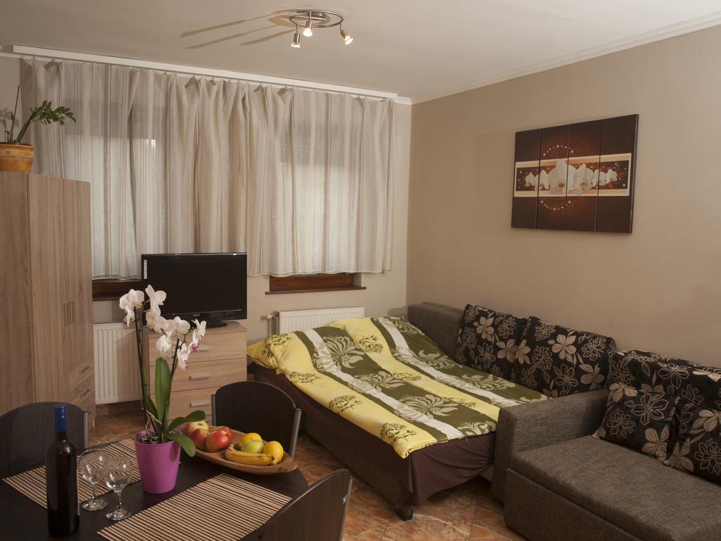 Flora Apartman 귤러 외부 사진